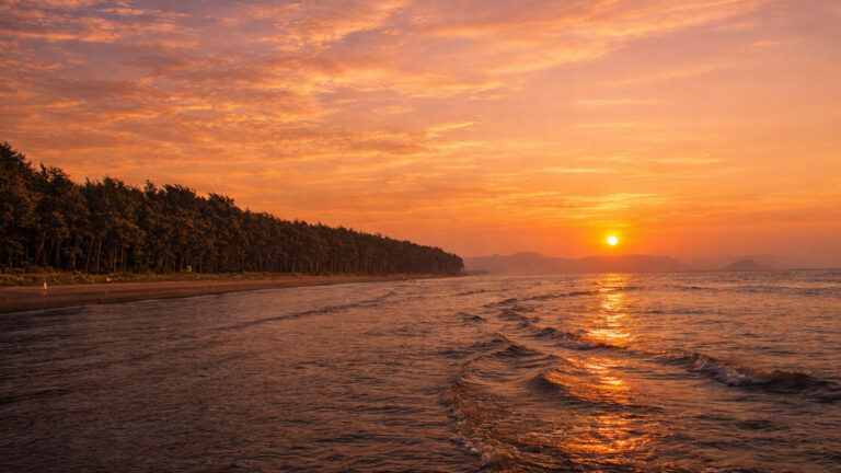 Future of Coastal villas near Alibaug What to Expect by 2030